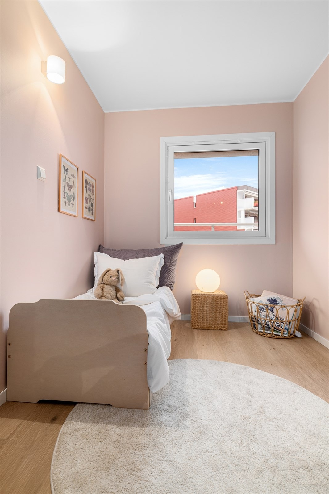 Boligens tredje soverom egner seg godt som barnerom. Galleribilde