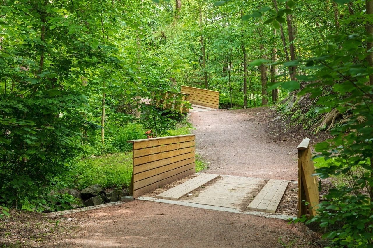 Fra boligen er det kort vei til vakre Skøyenparken og Frognerparken. Galleribilde
