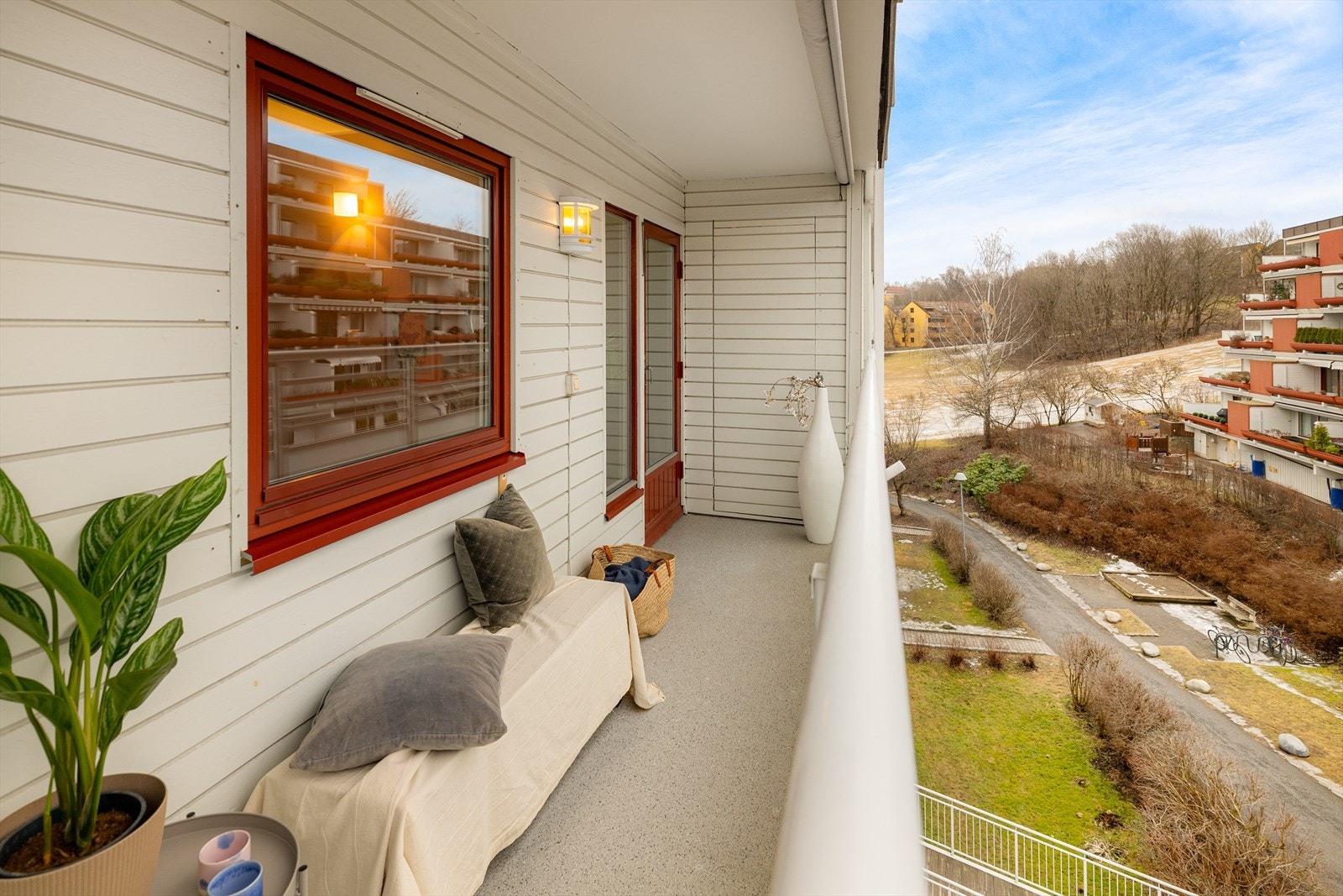 Her er det lagringsplass i en utvendig bod. Galleribilde