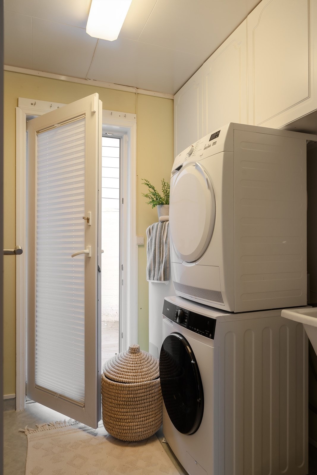 Separat vaskerom med egen inngang - perfekt etter en lang dag i barnehagen! Galleribilde