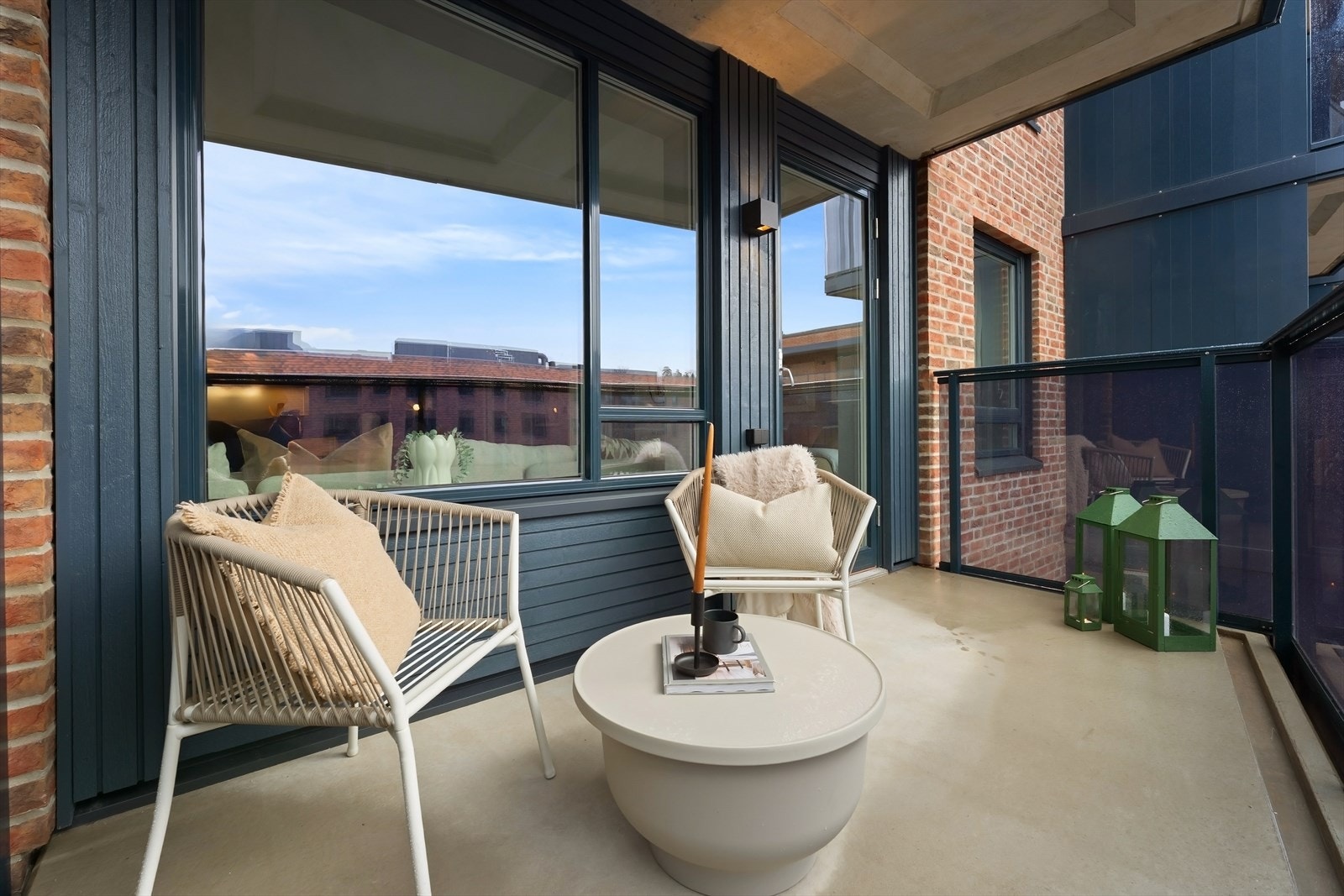 Leiligheten har en romslig vestvendt balkong på 7kvm. Galleribilde