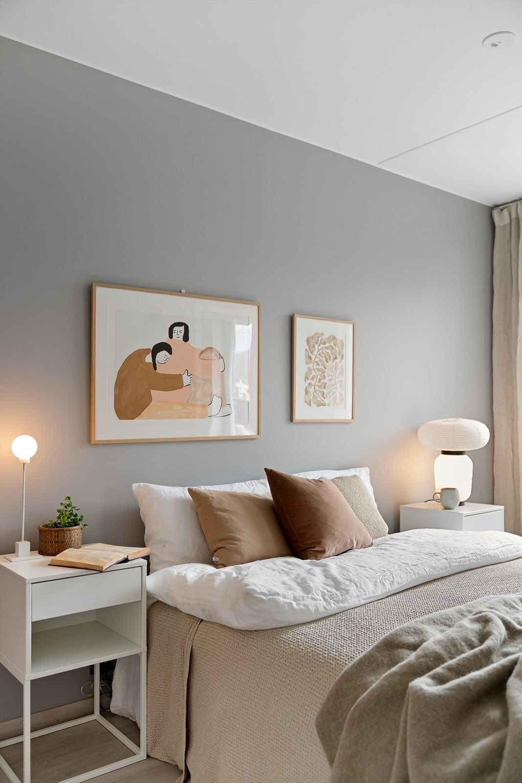 Hovedsoverom med god plass til dobbelseng. Galleribilde