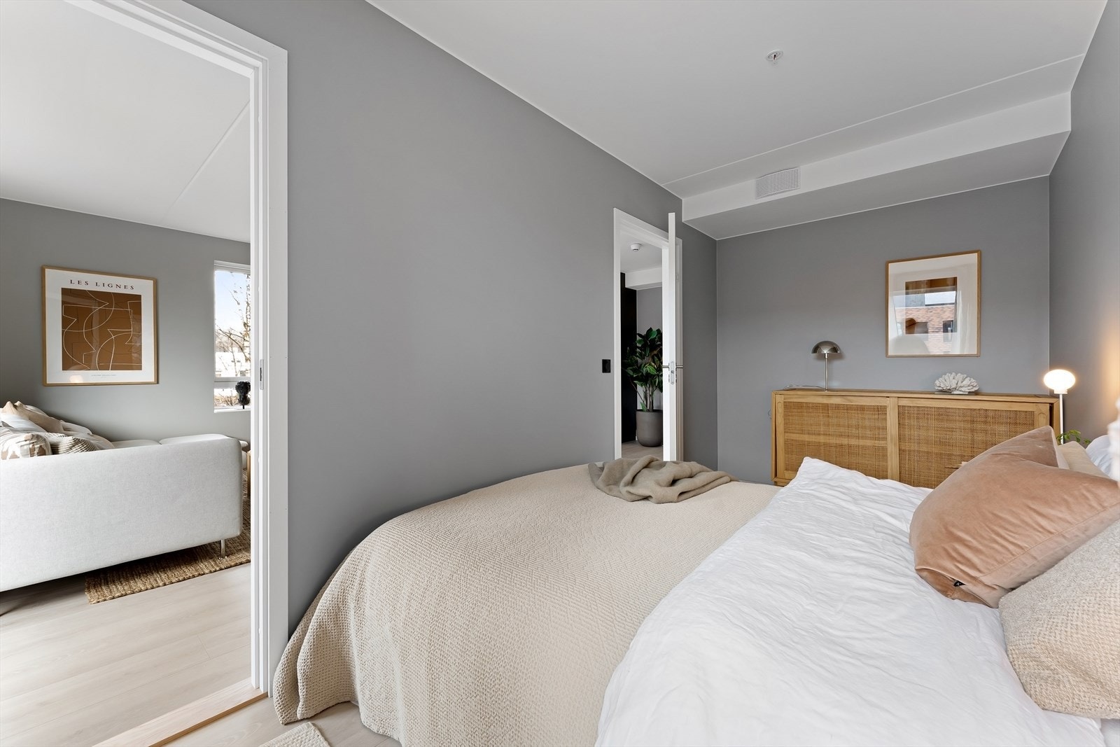 På hovedsoverommet er det også plass til en garderoberekke. Galleribilde