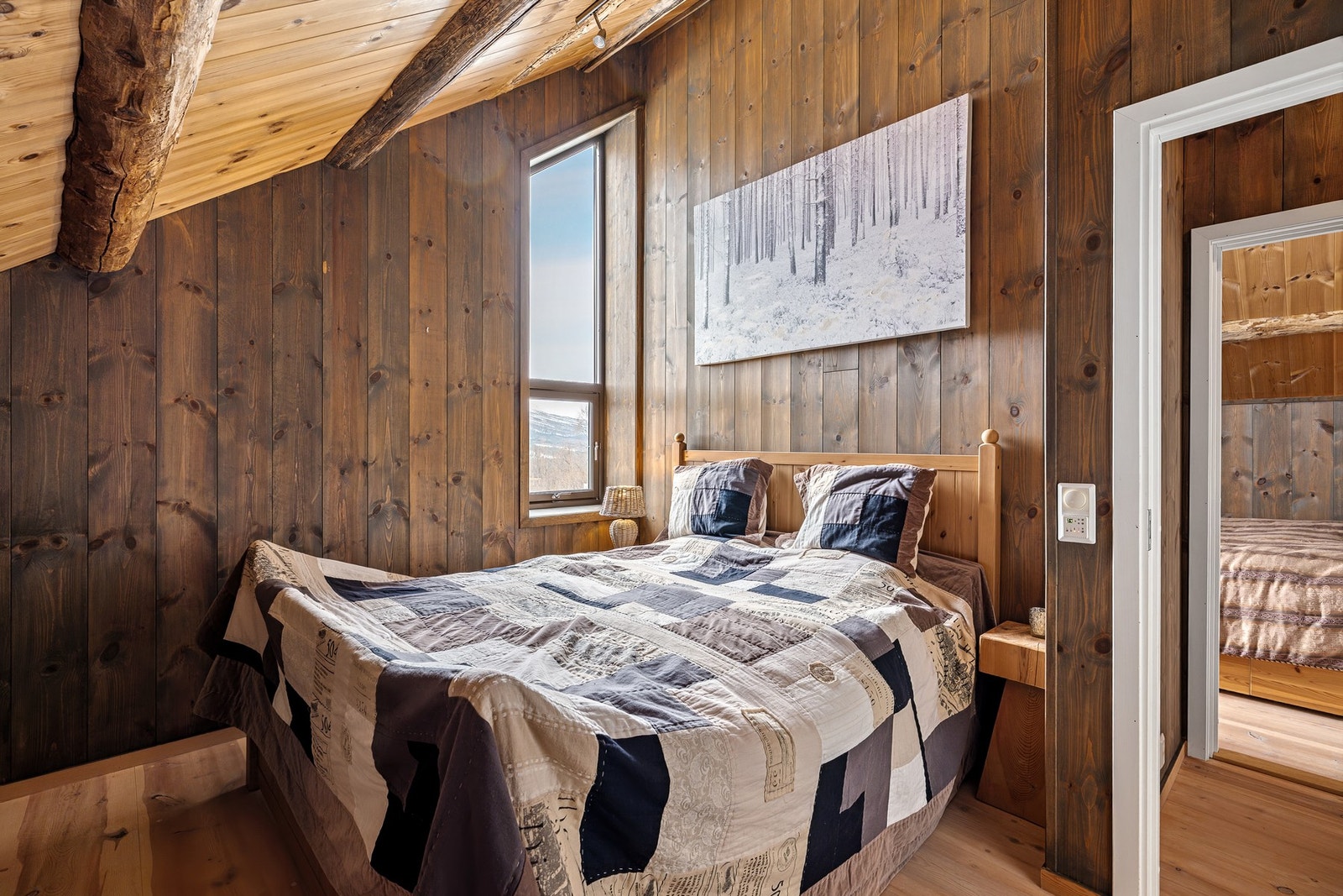 Fire store soverom måler hhv. 10 og 11 kvm. Galleribilde