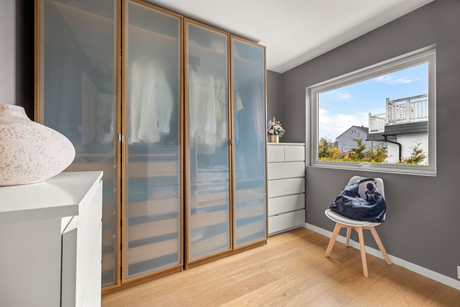 Soverom 4 - i dag benyttet som garderobe. Galleribilde