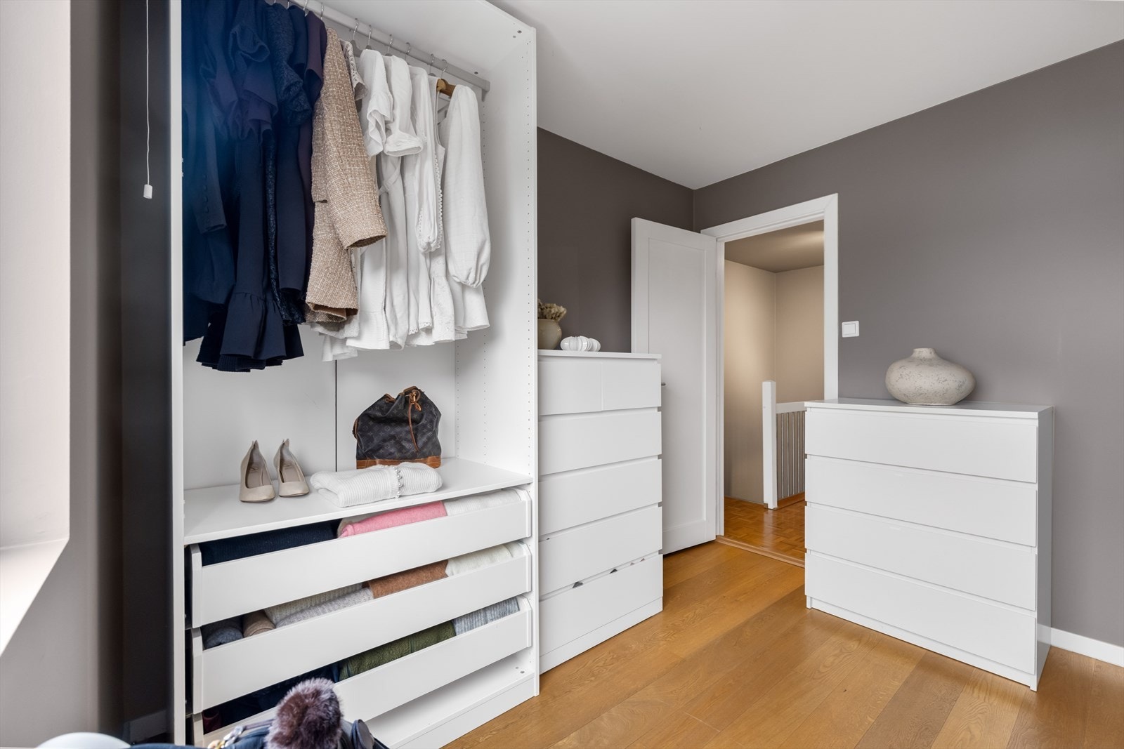 Soverom 4 - i dag benyttet som garderobe. Galleribilde