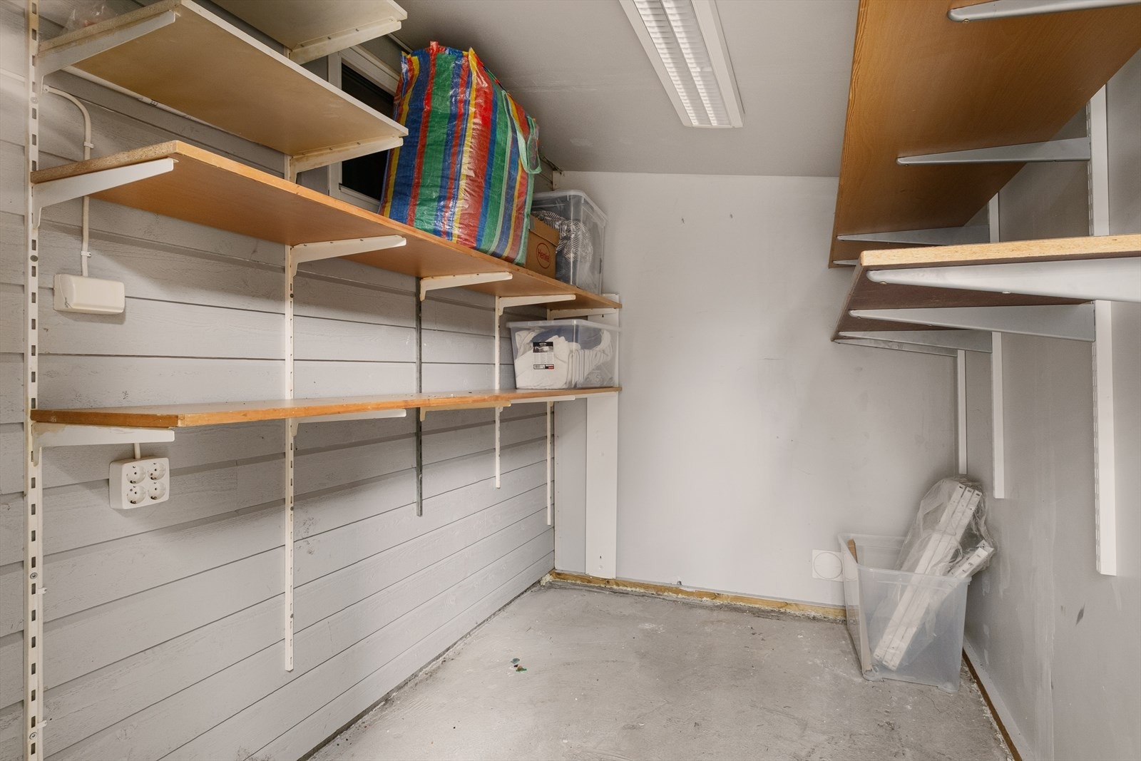 - Merk ekstern bod på 5,8 m² like utenfor egen inngangsdør! - Galleribilde