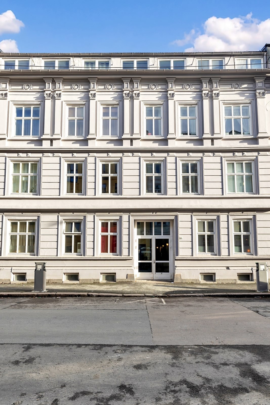 Leiligheten har en attraktiv og sentral beliggenhet i et populært og veletablert boligområde. Galleribilde