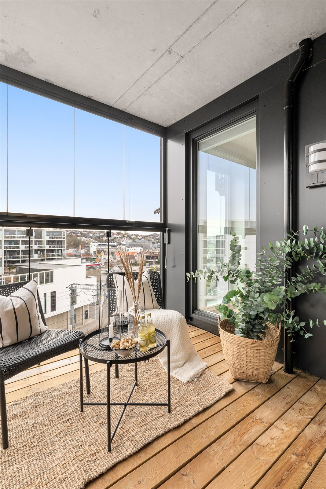 Balkong + glass = helårskos. Galleribilde