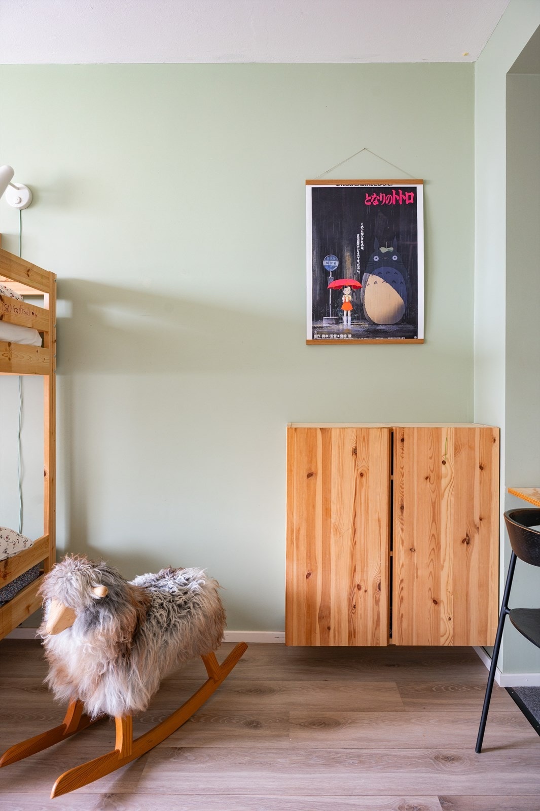 Malt i en behagelig grønn tone som gir en rolig atmosfære Galleribilde