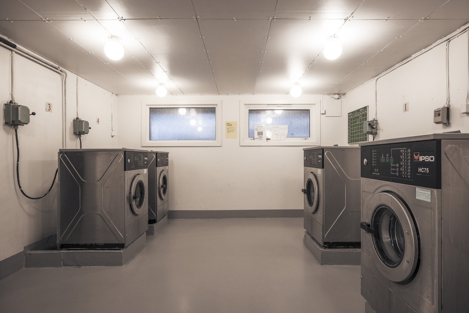 Felles vaskerom med alt du trenger. Vegg i vegg med leiligheten Galleribilde