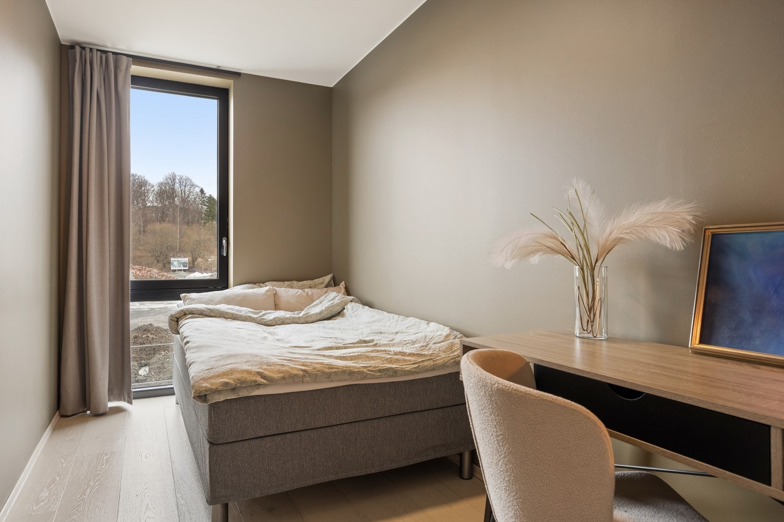 Leilighetens andre soverom på 7,2 m² egner seg godt som barnerom, gjesterom eller kontor. Galleribilde