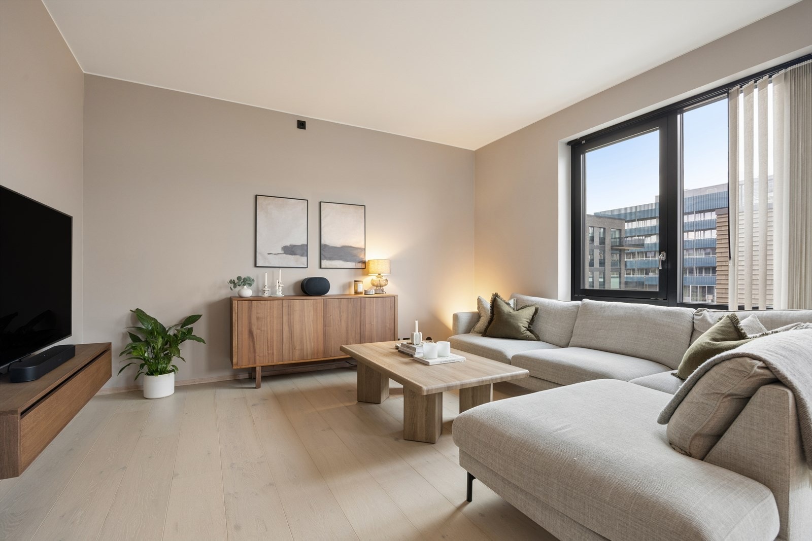 DNB Eiendom v/ Sebastian Leistad presenterer nyere 3-roms eierleilighet på 64 m² med balkong på 9 m² i Julianus Holms veg 11, sentralt på Lade! Galleribilde