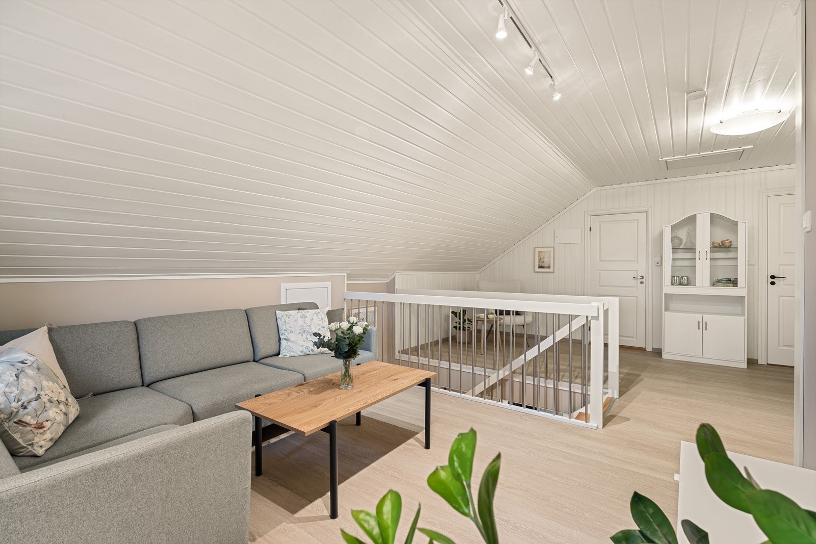 Her er det plass til sofa, stuebord og TV-møblement. Galleribilde