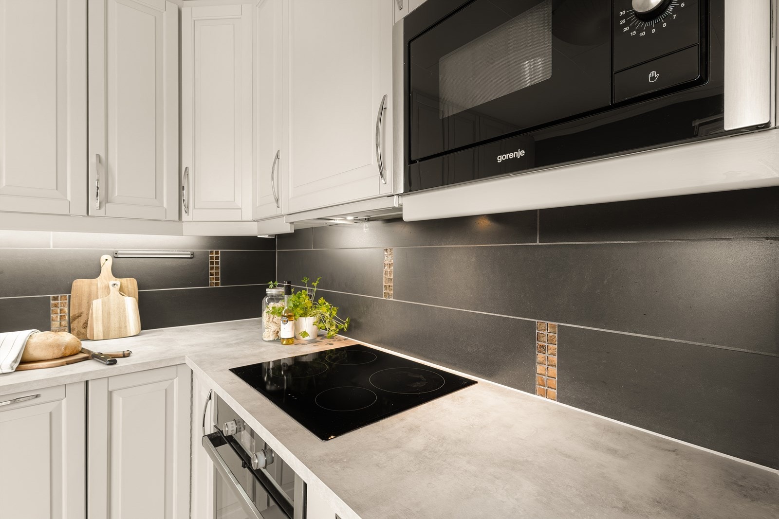 Benkeplaten er i laminat. Galleribilde