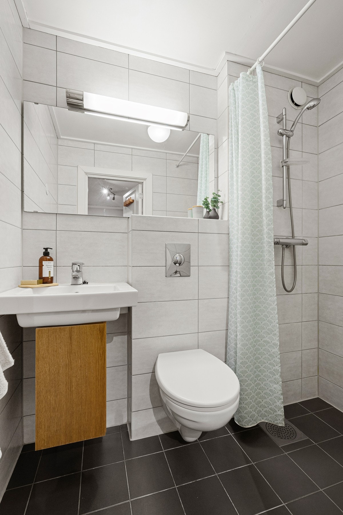 Bad i 2. etg. oppusset i 2008 av fagfolk. Galleribilde