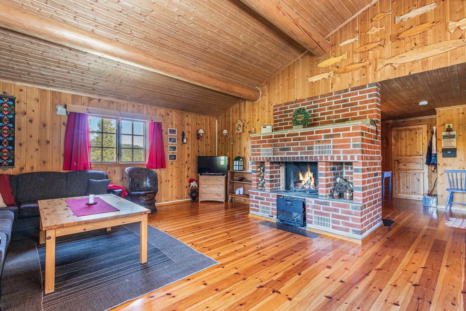 Hytta selges møblert Galleribilde