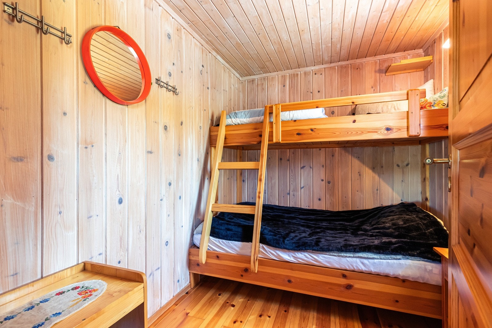 Soverom to og tre med familiekøyeseng Galleribilde