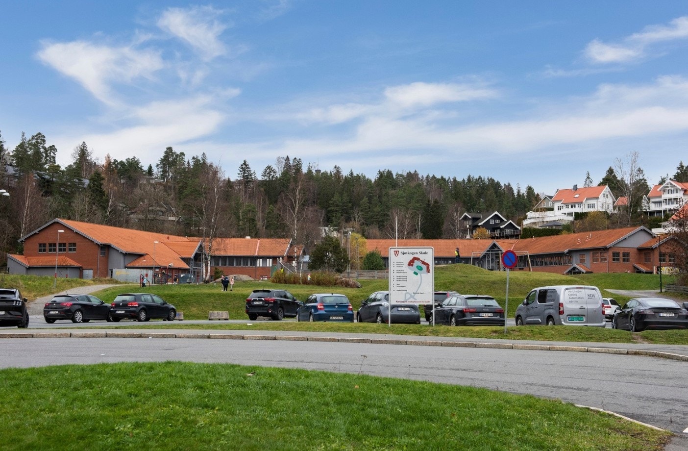 Sjøskogen skole ligger rett i nærheten. Galleribilde
