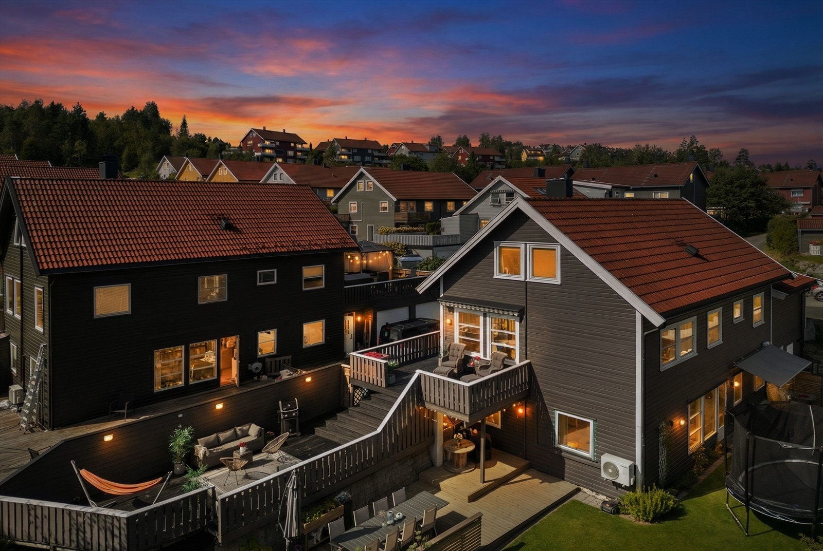 Kveldsfoto. Galleribilde