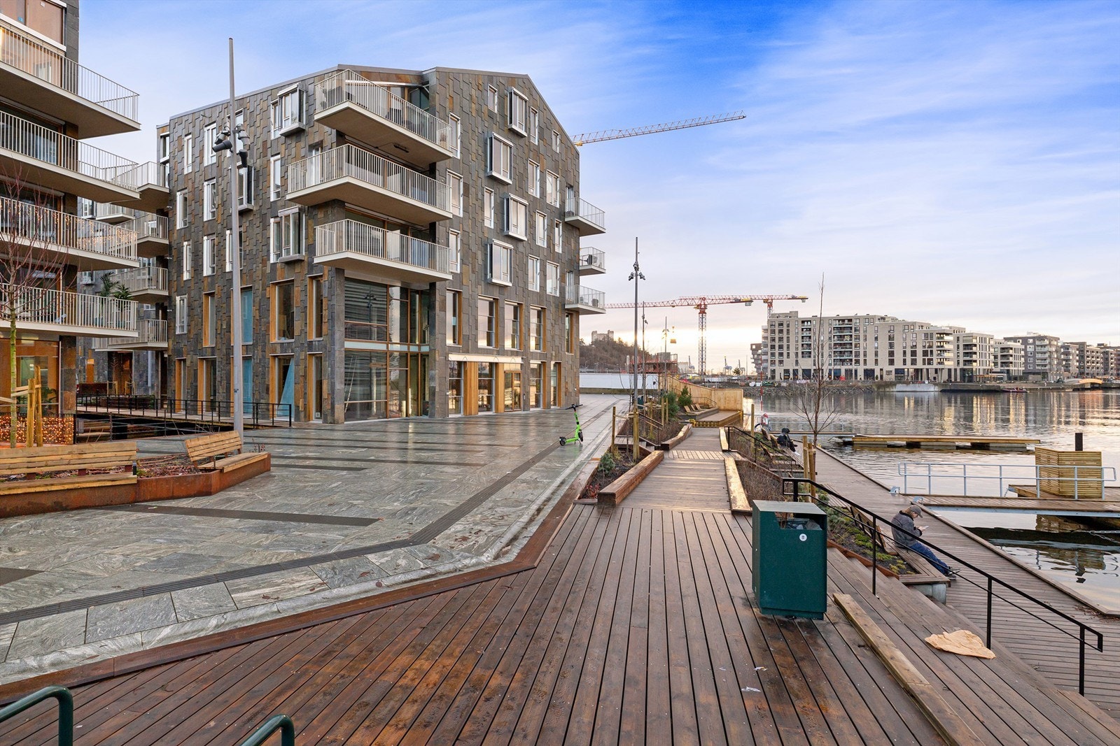 I Vannkunsten Syd kommer det også flere butikker og restauranter framover, og av de som allerede har åpnet finner man blant annet Libertine og Corso. Galleribilde