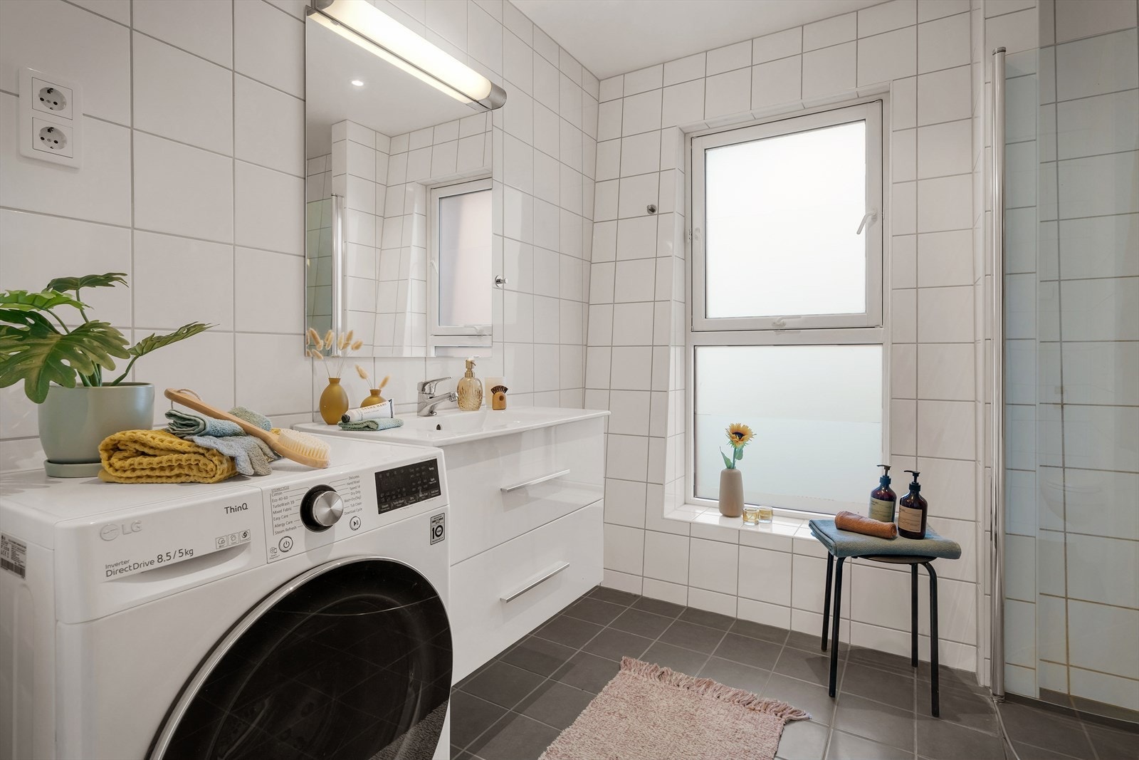 - Badet har en størrelse på 4,8 m²- Galleribilde