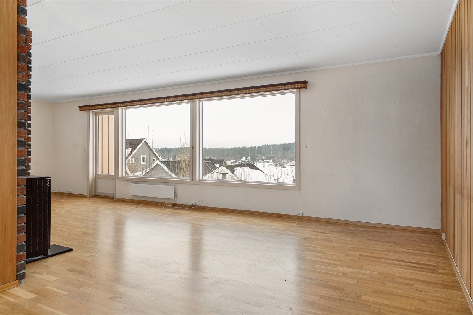 Fra stuen er det utgang til markterrasse og hage. Galleribilde
