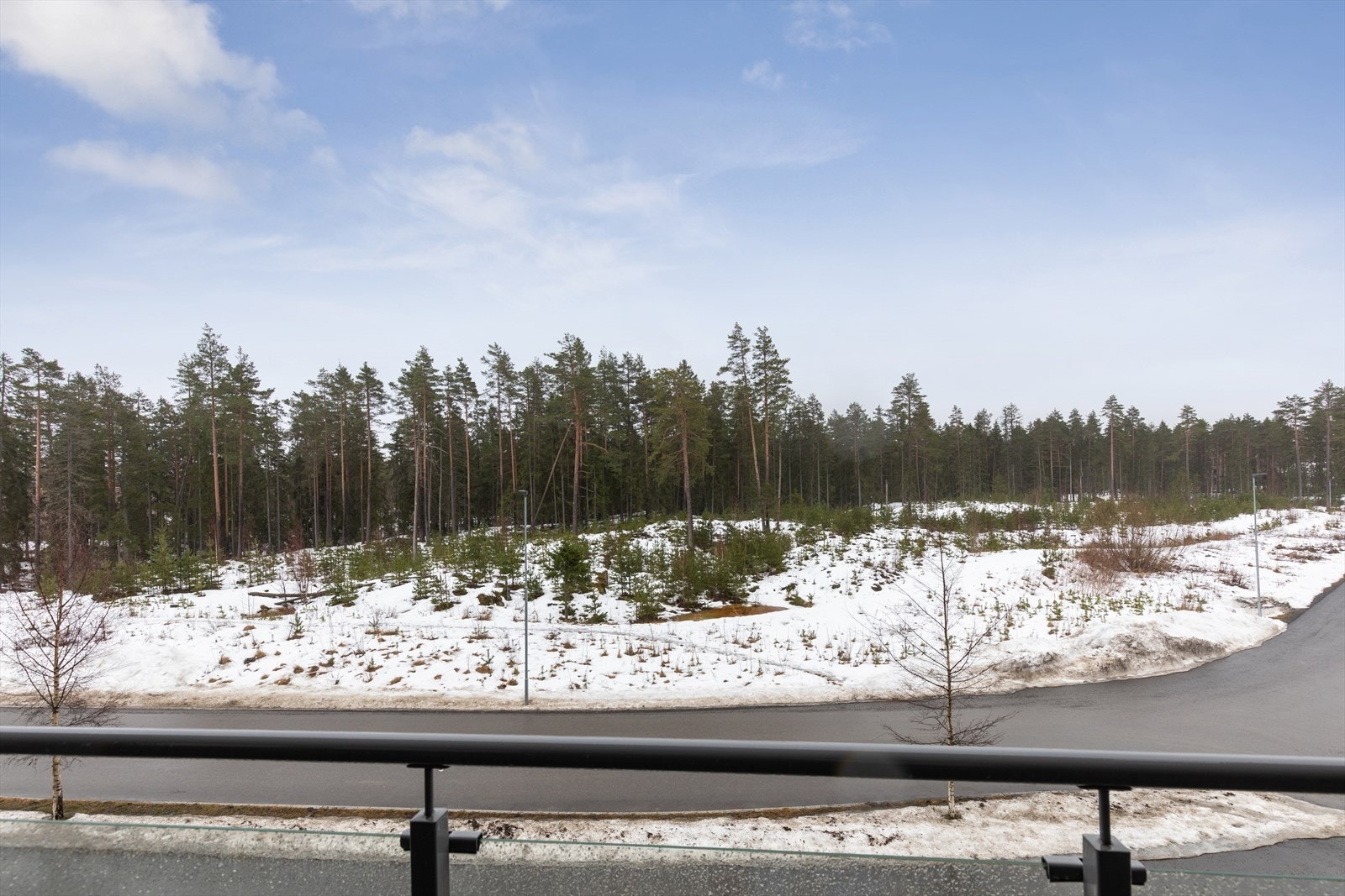 Her bor du med marka som nærmeste nabo, med kort vei til turstier og lysløype. Galleribilde