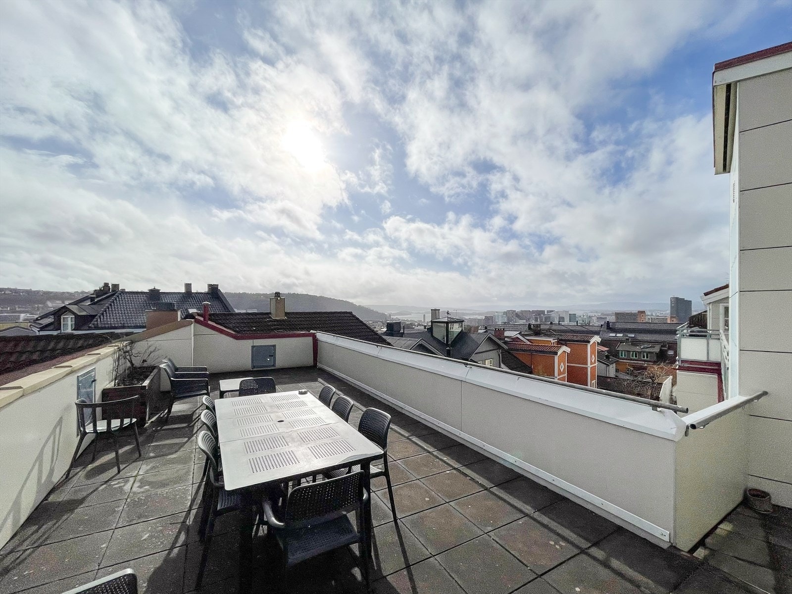 Borettslaget har en flott felles takterrasse med panoramautsikt over Oslo. Galleribilde