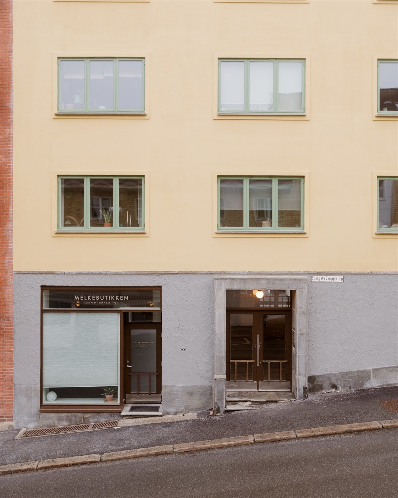 Her bor du flott til på kampen. Kampen er kjent for sitt særegne, trivelige og barnevennlige bomiljø. Galleribilde