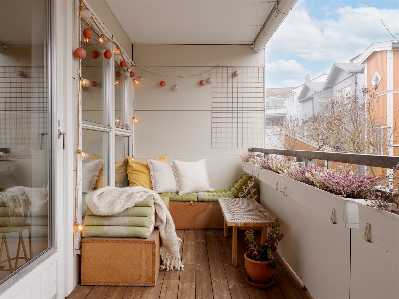 Fra stue har du adkomst til romslig, solrik balkong på ca. 8 kvm. Galleribilde