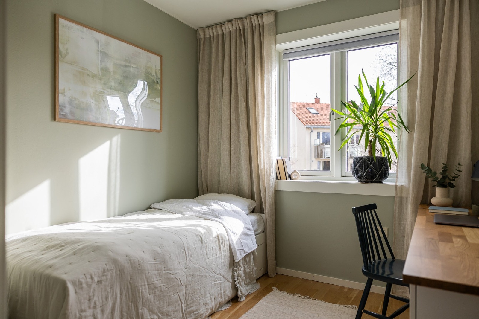 Boligens soverom to egner seg godt som gjesterom, barnerom og kontor. Galleribilde