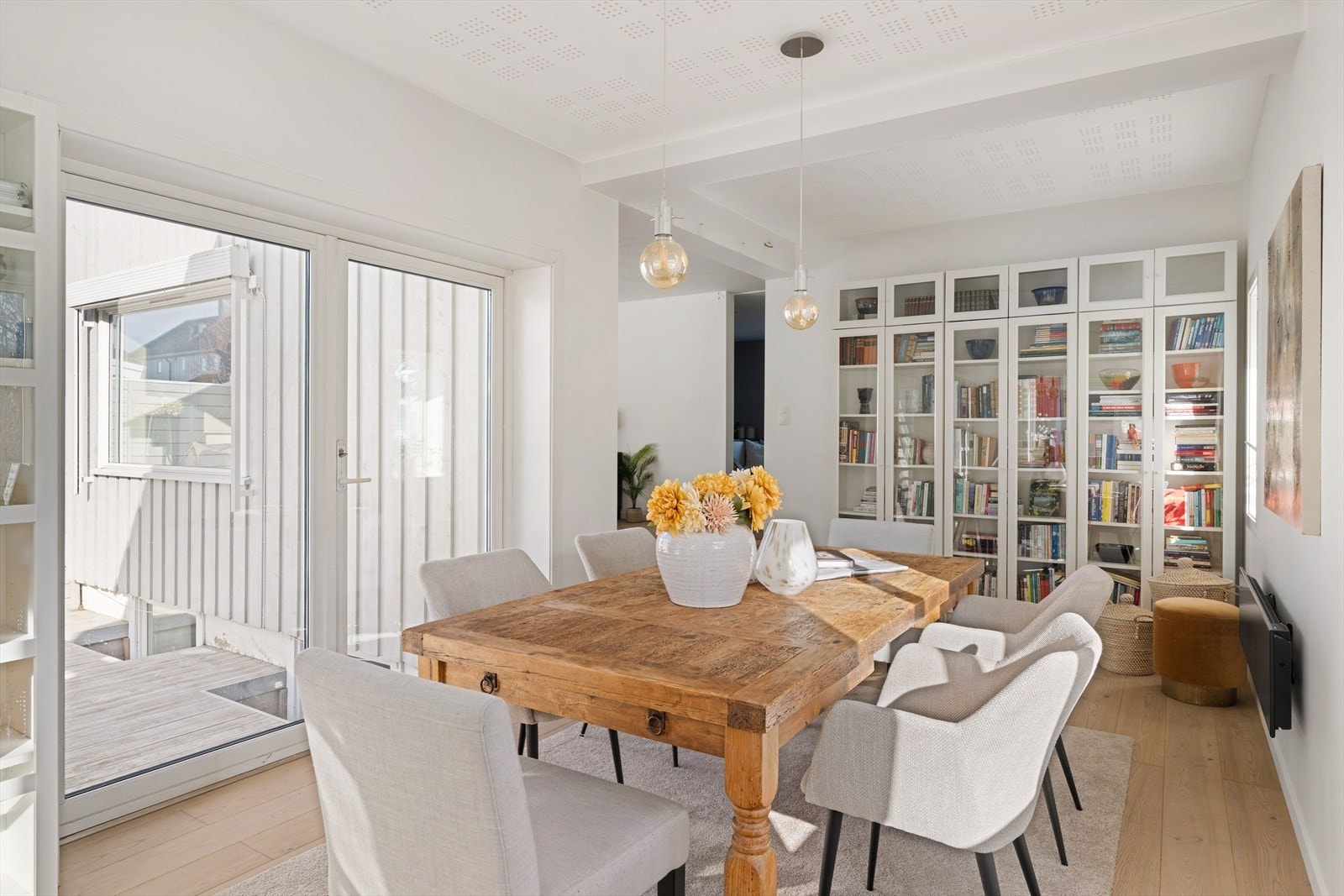 Spisestuen er for mange plassen hvor man klarer å samle alle i familien i en kort time. Det er her familien møtes for måltider, gode samtaler og hyggelige stunder. Galleribilde