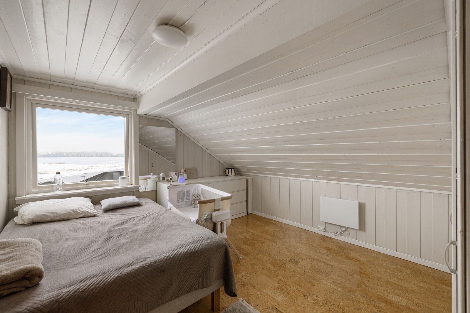 Soverom i loftsetasjen. Galleribilde