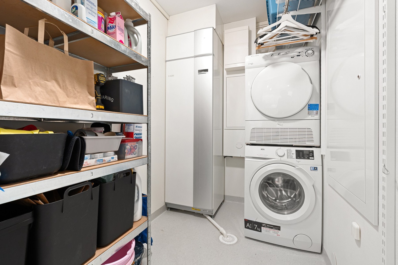 Bod/teknisk rom med opplegg vaskemaskin Galleribilde