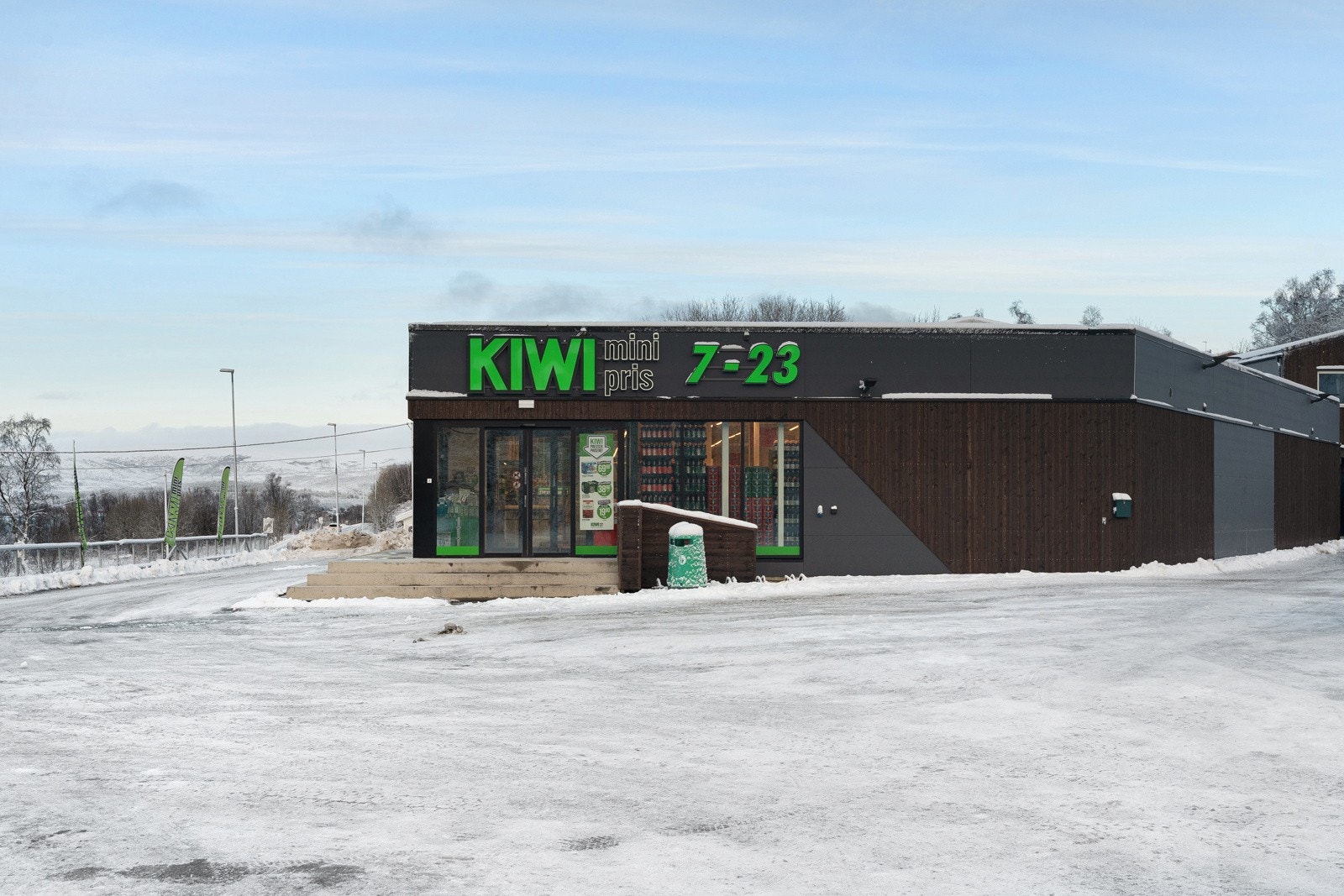 Nærbutikken Kiwi i umiddelbar nærhet.