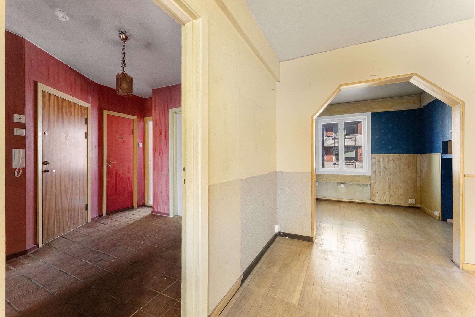 Hallen skaper et sentrum i boligen som gir tilgang til alle rom Galleribilde