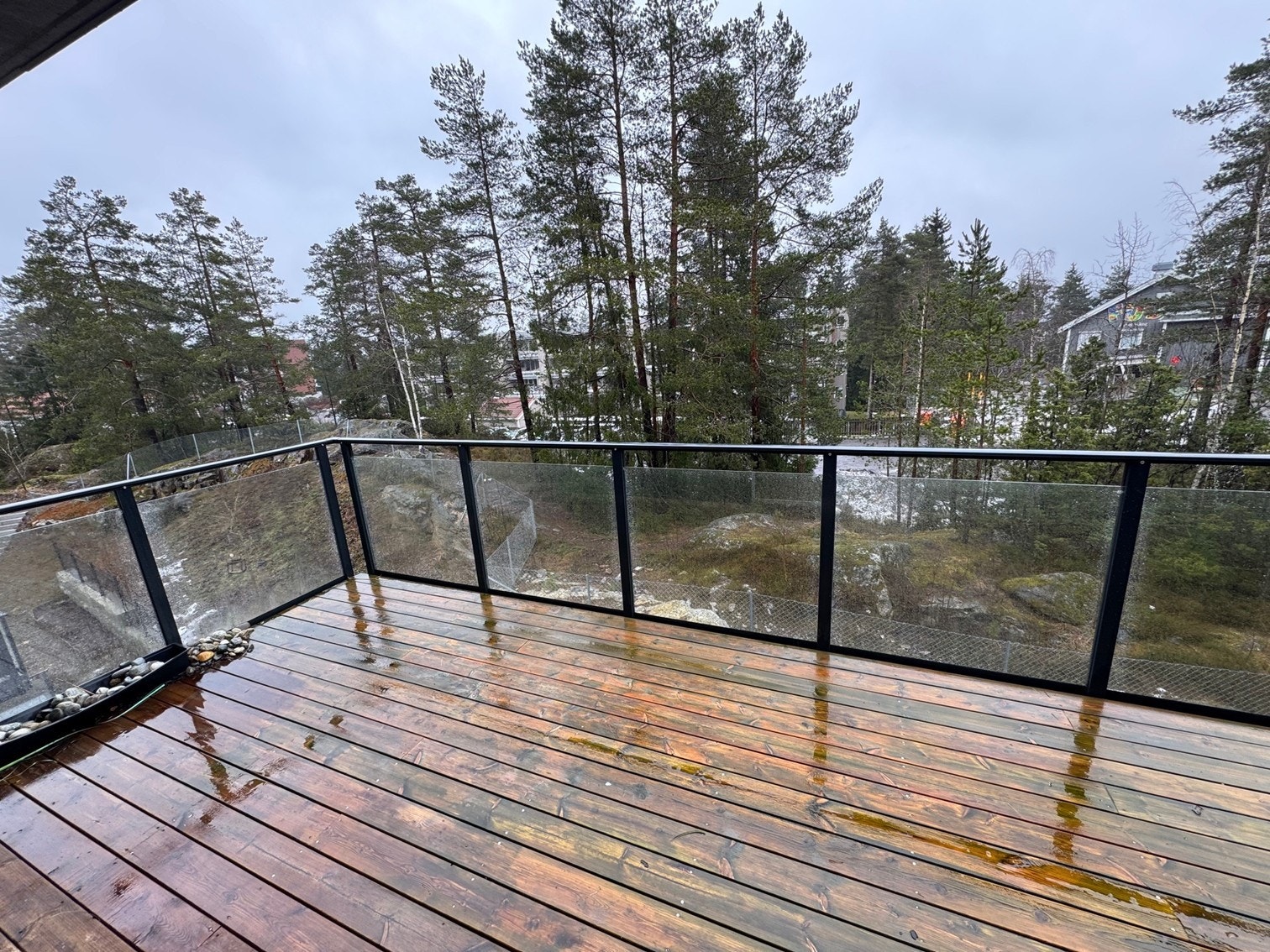 Her ute er det god plass til sittegruppe, samt gass-/elektrisk grill. Galleribilde