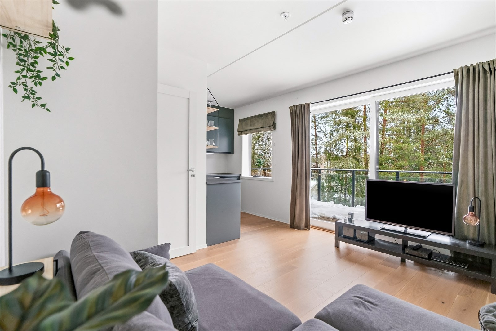 Store vinduer gir gode lysforhold. Galleribilde