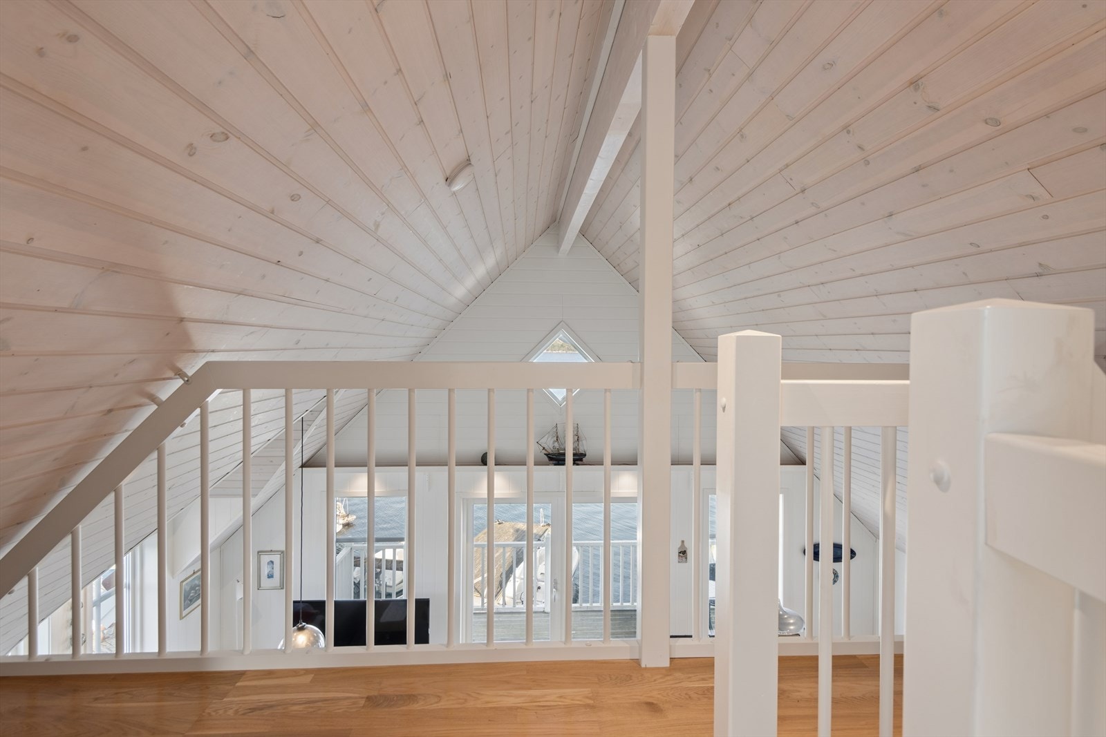 Hems ( Ikke godkjent, se punkt under ferdigattest) Galleribilde