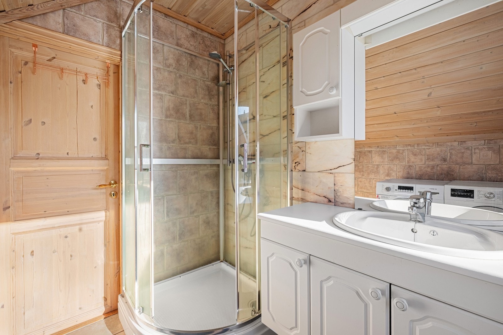 Bad, 2. etasje Galleribilde