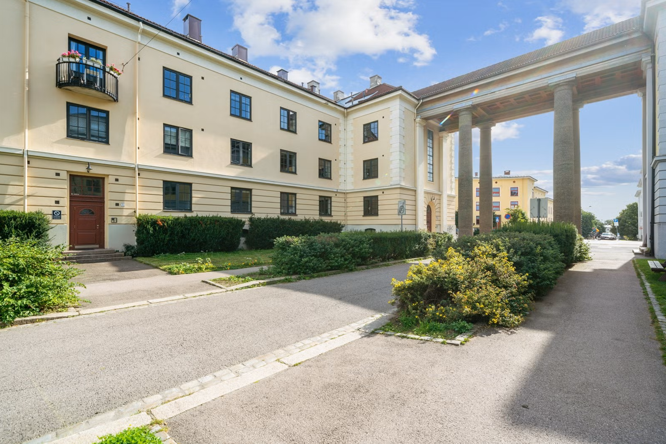 Nydelig opparbeidet gårdsrom. Galleribilde