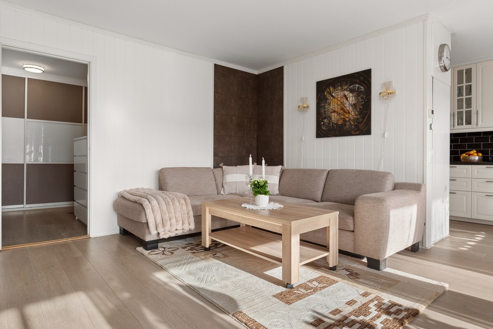 Leiligheten ble pusset opp i 2018 og har varme i gulv i samtlige rom. Galleribilde