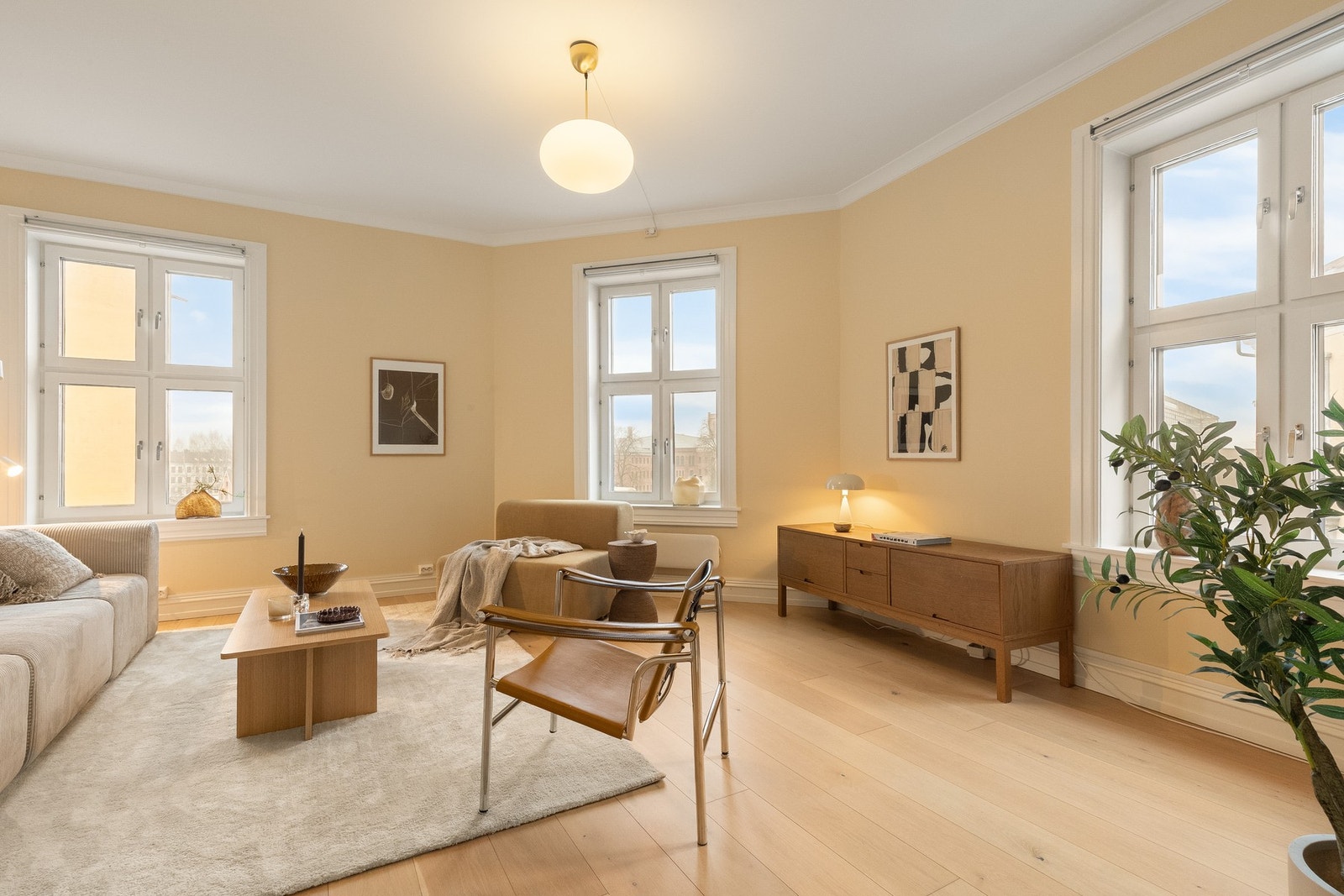 Jon-Kristian Krybelsrud v/ Privatmegleren har gleden av å ønske velkommen til hyggelig visning i Åkebergveien 32 B! Galleribilde