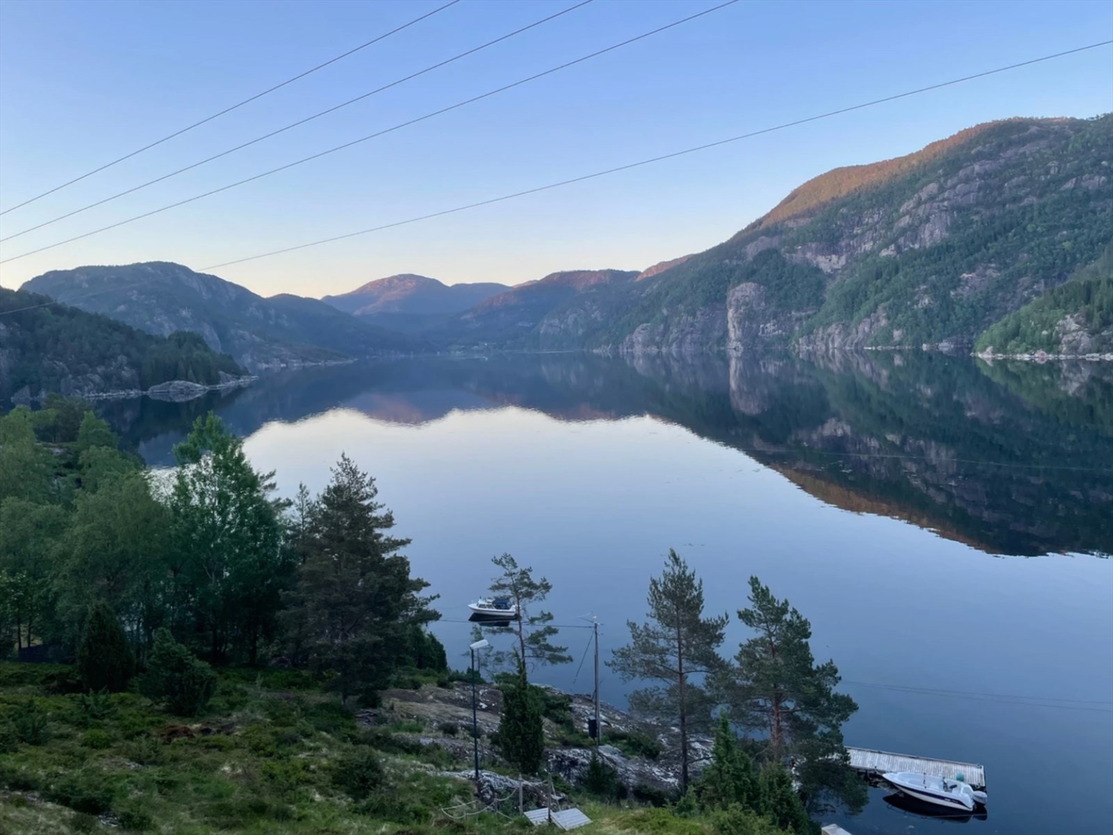 Flott fjordutsikt fra eiendommen. Galleribilde