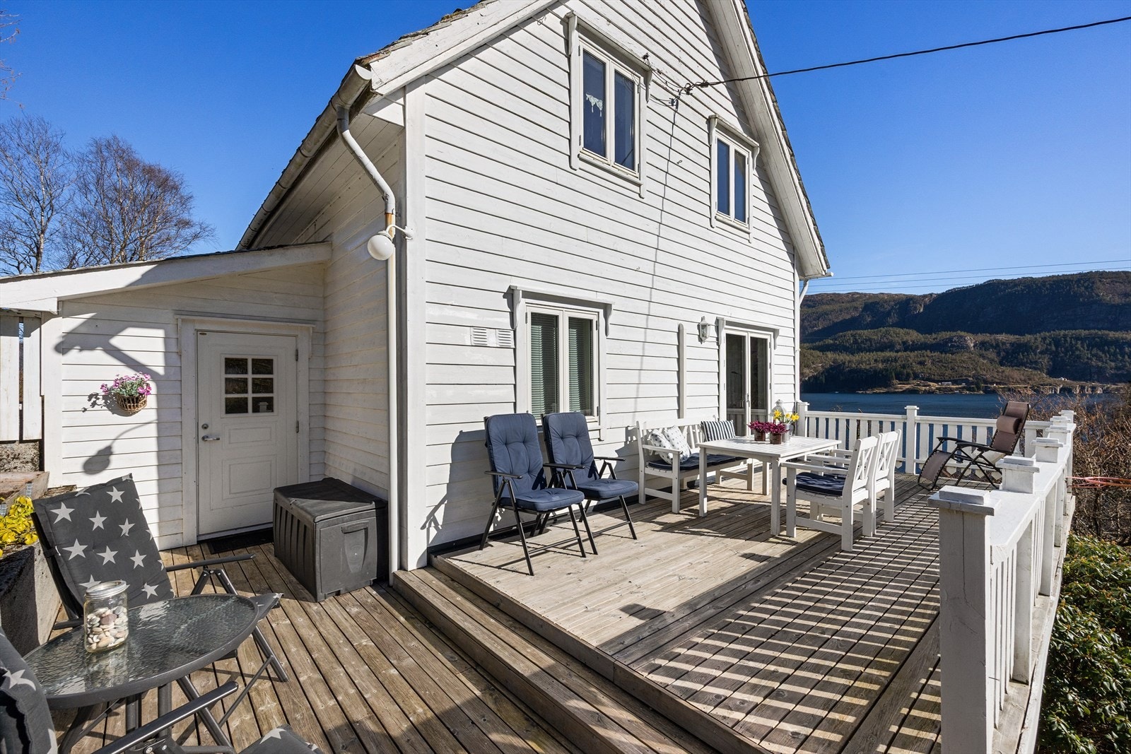 Terrassen ligger sørvendt. Galleribilde