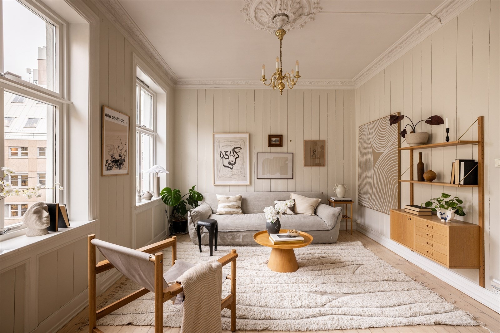 Den generøse takhøyden på opptil 2,97 meter gir en luftig og romslig atmosfære. Galleribilde