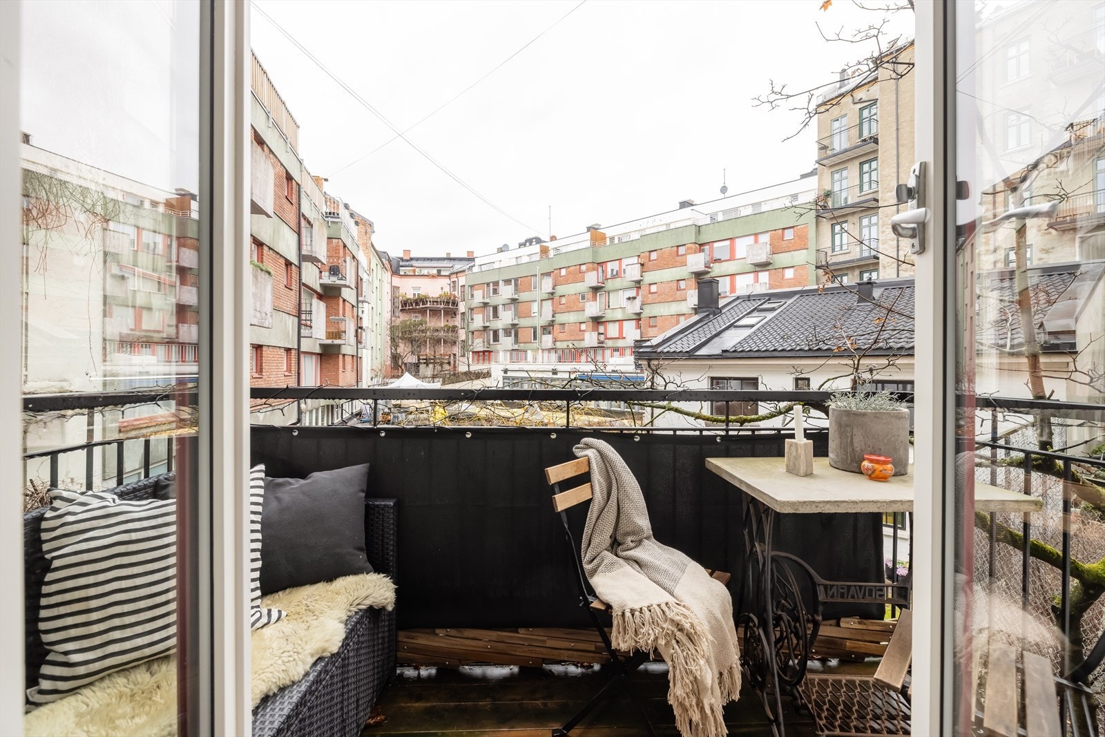 Den nordvendte balkongen på 4 m² er en privat og tilbaketrukket uteplass. Galleribilde