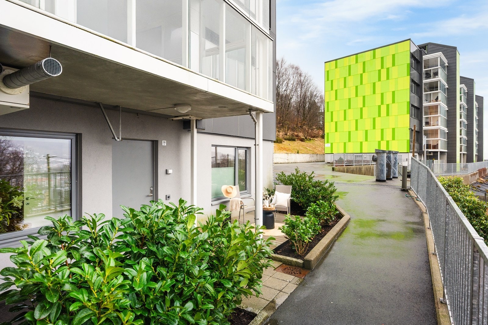 Egen inngang til leiligheten Galleribilde