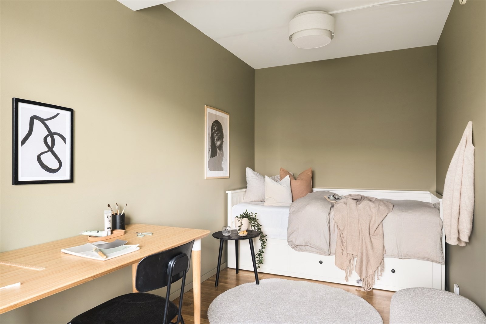 Soverom to Galleribilde